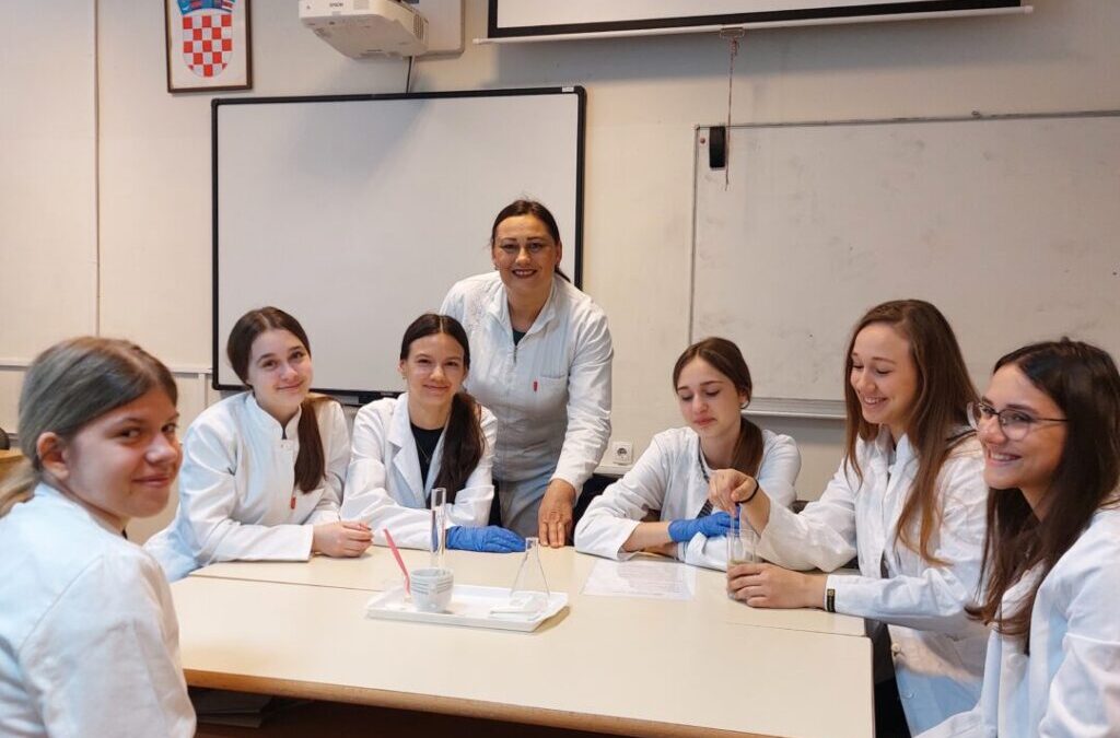 Istraživanje i izolacija DNA molekule iz različitog voća