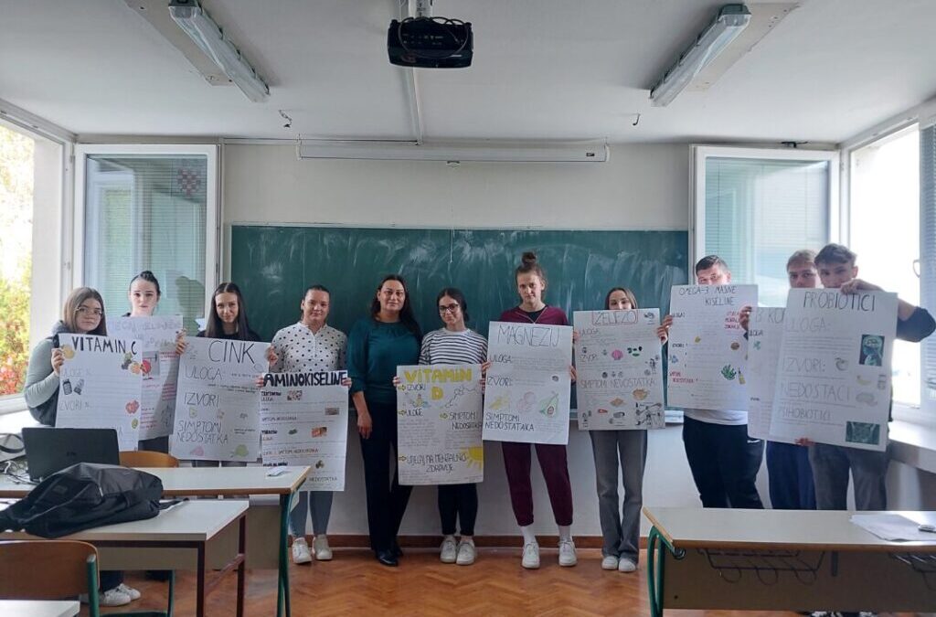 REALIZIRAN JE ŠKOLSKI PROJEKT