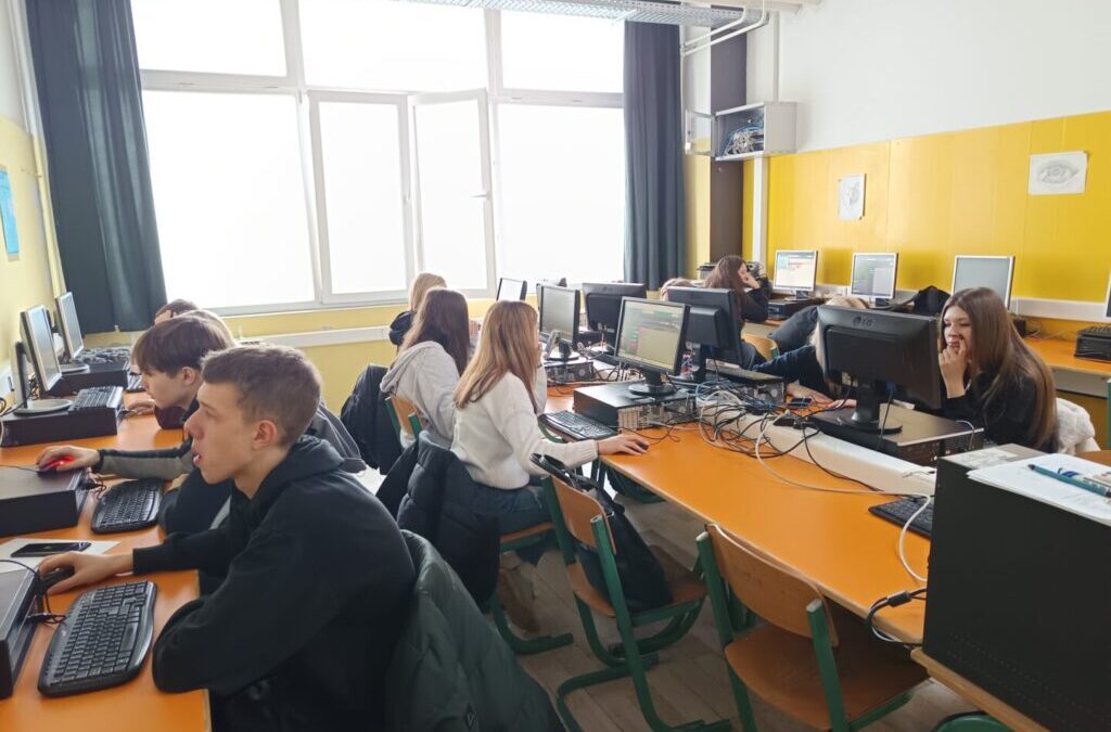 Hour of Code (Sat kodiranja) 2025.