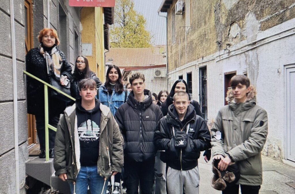 Uključivanje srednjoškolaca u volonterske aktivnosti