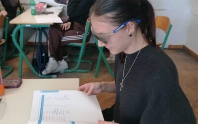 “Gledajte kroz naše naočale”